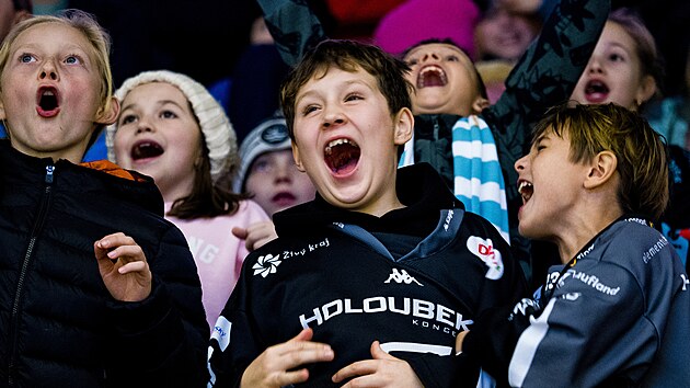 Hokey oyuncuları Karlovy Vary'deki okul maçındaki atmosferi övdü
