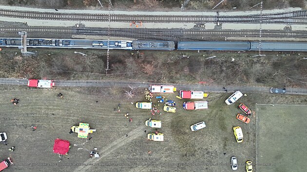 Na trati mezi Zliv� a D�v�icemi na �eskobud�jovicku se r�no srazil rychl�k s osobn�m vlakem. (20. listopadu 2025)