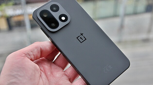 OnePlus 15