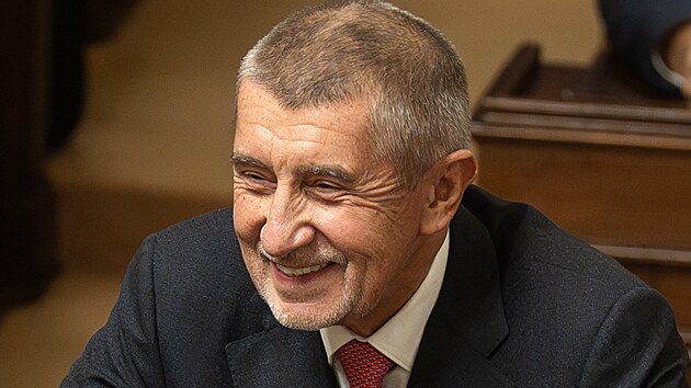 P�edseda ANO Andrej Babi� na mimo��dn� sch�zi Sn�movny k tomu, jak bude �e�it st�et z�jm� kv�li vlastnictv� Agrofertu, kdy� se stane premi�rem. (27. listopadu 2025)