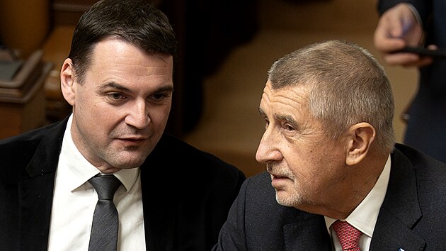 Babiš chce mluvit s Macinkou o plánované reorganizaci ministerstva zahraničí