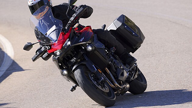 Honda CB1000 GT ud�l� z ka�d�ho dne z�bavu.