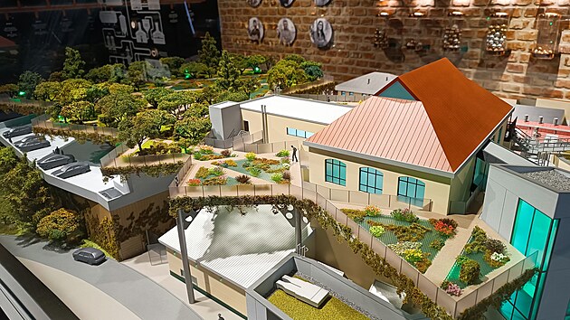 Jak záměr pivovaru vypadá, se mohou osobně lidé podívat v návštěvnickém centru pivovaru. Visutými zahradami nechalo vedení podniku opatřit model areálu, který je k prohlédnutí v jedné z místností.
