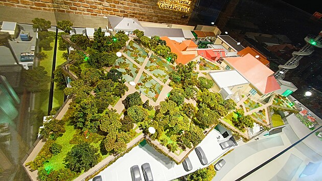 Jak záměr pivovaru vypadá, se mohou osobně lidé podívat v návštěvnickém centru pivovaru. Visutými zahradami nechalo vedení podniku opatřit model areálu, který je k prohlédnutí v jedné z místností.