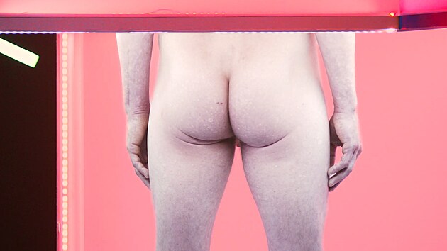 N�padn�k v �erven�m boxu zaujal Valerii sv�m pozad�m.