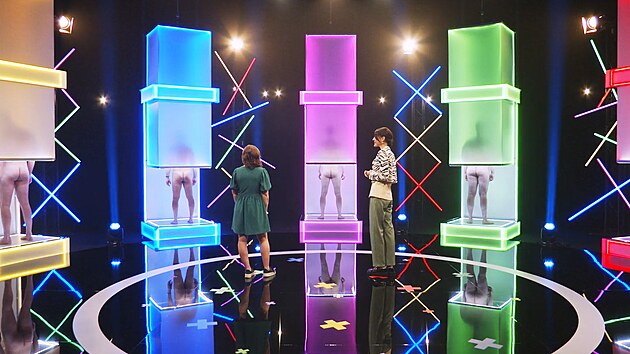 Valerie si vyb�rala z p�ti nah�ch mu��.