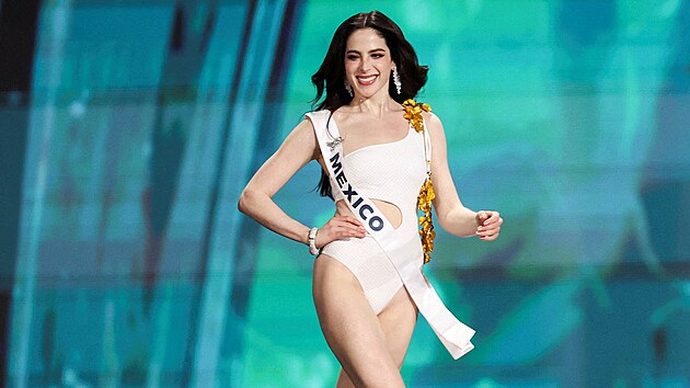 Miss Mexiko F�tima Boschov� na Miss Universe p�i promen�d� v plavk�ch. (Bangkok, 21. listopadu 2025)