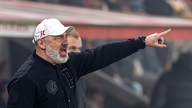 Sl�vistick� kou� Jind�ich Trpi�ovsk� b�hem utk�n� se Slov�ckem.