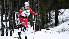 Norský ly�a� Johannes Klaebo ovládl sprint v Ruce.