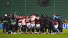 Fotbalisté Sparty po vít�zství na h�i�ti Legie Var�ava.