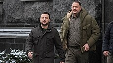 Ukrajinský prezident Volodymyr Zelenskyj a éf jeho kanceláe Andrij Jermak v...