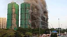 Rozsáhlý poár zachvátil obytný komplex v severní ásti Hongkongu. (26....