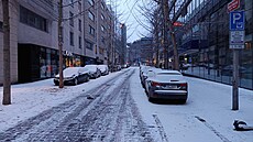 První sníh v Praze na And�lu. (24. listopadu 2025)