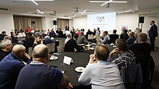 Valná hromada �eského tenisového svazu, na které cht�l hovo�it bývalý prezident...