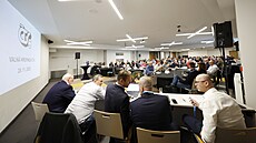 Valná hromada �eského tenisového svazu, na které cht�l hovo�it bývalý prezident...