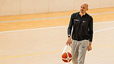 Kou� Lubo� Barto� na tréninku �eské reprezentace v Pod�bradech.