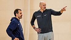 Asistent trenéra Salva Camps a hlavní kou� �eské basketbalové reprezentace...