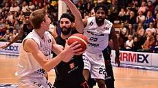 Momentka z utkání D��ín vs. Nymburk.