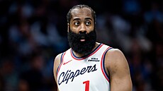 James Harden z Los Angeles Clippers b�hem duelu s Charlotte Hornets.