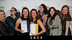 Kristýna Cejnarová (vlevo) a Lucie Bá�ová, zakladatelky projektu MUMDOO