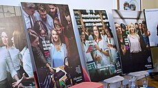 Kristýna Cejnarová (vlevo) a Lucie Bá�ová, zakladatelky projektu MUMDOO