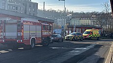 Ve stanici metra And�l spadl �lov�k do koleji�t�, �ást linky B stojí. (28....