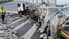 �idi� taha�e s náv�sem na sjezdu ze silnice I/68 na Frýdecko-Místecku z�ejm�...