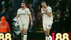 Tomá� Sou�ek z West Hamu (vpravo) b�hem utkání s Bournemouthem.