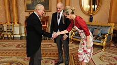 Král Karel III. se setkává s �eským velvyslancem Václavem Bartu�kou a jeho...