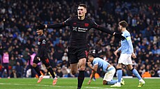 �eský úto�ník Patrik Schick oslavuje trefu v Lize mistr� na Manchesteru City.
