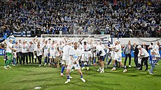 Jan Navrátil slaví leto�ní triumf Sigmy v MOL Cupu.