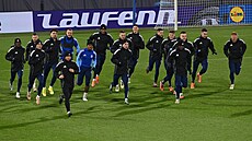 Fotbalisté Sigmy trénují p�ed �tvrte�ním zápasem s Celje.