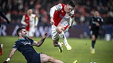 David Doud�ra p�ekonává defenzivu Bilbaa.