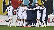 Slovácko'lu futbolcular golün sevincini yaşadı.