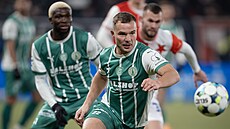Obránce Jan Vondra z Bohemians v utkání proti Slavii
