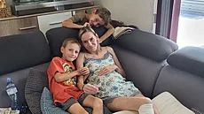 Po otrav� krve musela Monika podstoupit amputaci obou dolních kon�etin. Nyní se...