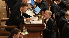 Sch�ze Poslanecké sn�movny. Na snímku Tomio Okamura (SPD) a Petr Fiala (ODS)....