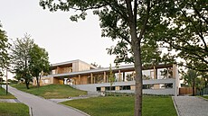 První d�tský hospic, který stojí v Brn�, pokrývá sv�j provoz zejména z dar�,...