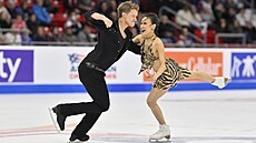 Madison Chocková a Evan Bates ve svém rytmickém tanci.