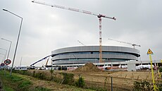 Práce na stavb� hokejové arény v Milán� stále probíhají.
