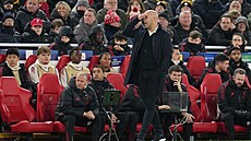 Arne Slot, trenér fotbalist� Liverpoolu, b�hem domácího utkání Ligy mistr� s...