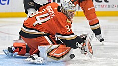 Petr Mrázek zasahuje proti Ottaw�.