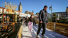 Na bud�jovickém nám�stí u� se bruslí.