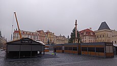 Na Starom�stské nám�stí v Praze dorazil v noci váno�ní strom z Ji�etína pod...