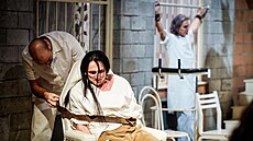 �Ta hra je velkou metaforou o spole�nosti, ale i o tom, jak s námi spole�nost manipuluje, �i o osobní svobod�,� míní dramaturg.