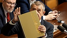 Pedseda ANO Andrej Babi na mimoádné schzi Snmovny k tomu, jak bude eit...