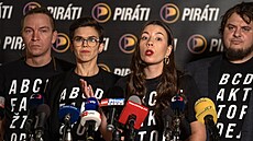 Piráti vybízejí p�ed mimo�ádným zasedáním Sn�movny �éfa ANO Andreje Babi�e, aby...