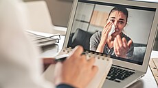 Národní linka pro odvykání nov� nabídne konzultace p�es videohovory.