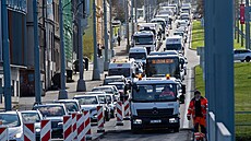 Dopravní kolaps b�hem rekonstrukce ulic neza�ívá jenom Praha. Potýkají se s tím...