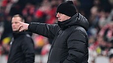 Jaroslav Veselý, trenér Bohemians, b�hem utkání na Slavii.